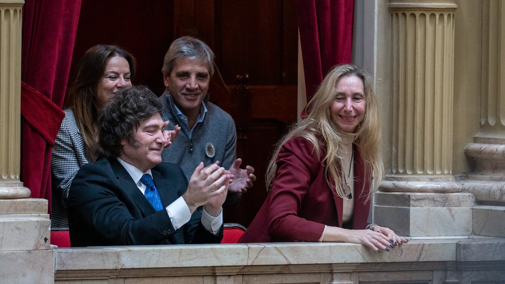 El Gobierno reorganiza su mesa política y avanza en reformas legislativas clave, incluida la ley de Inocencia Fiscal