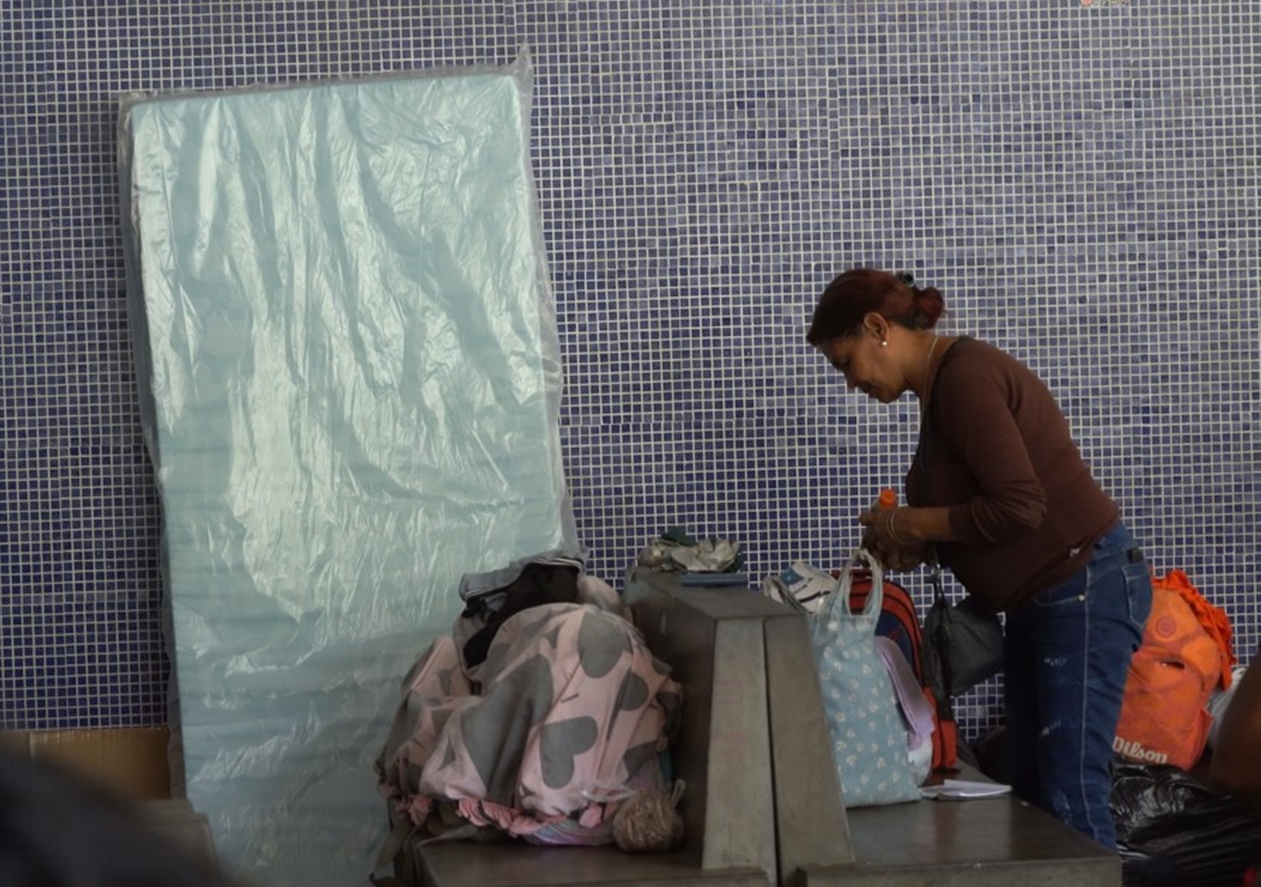 Sobrevivientes de los terremotos en La Guaira relatan sus experiencias, pérdidas y dificultades en hospitales de Caracas
