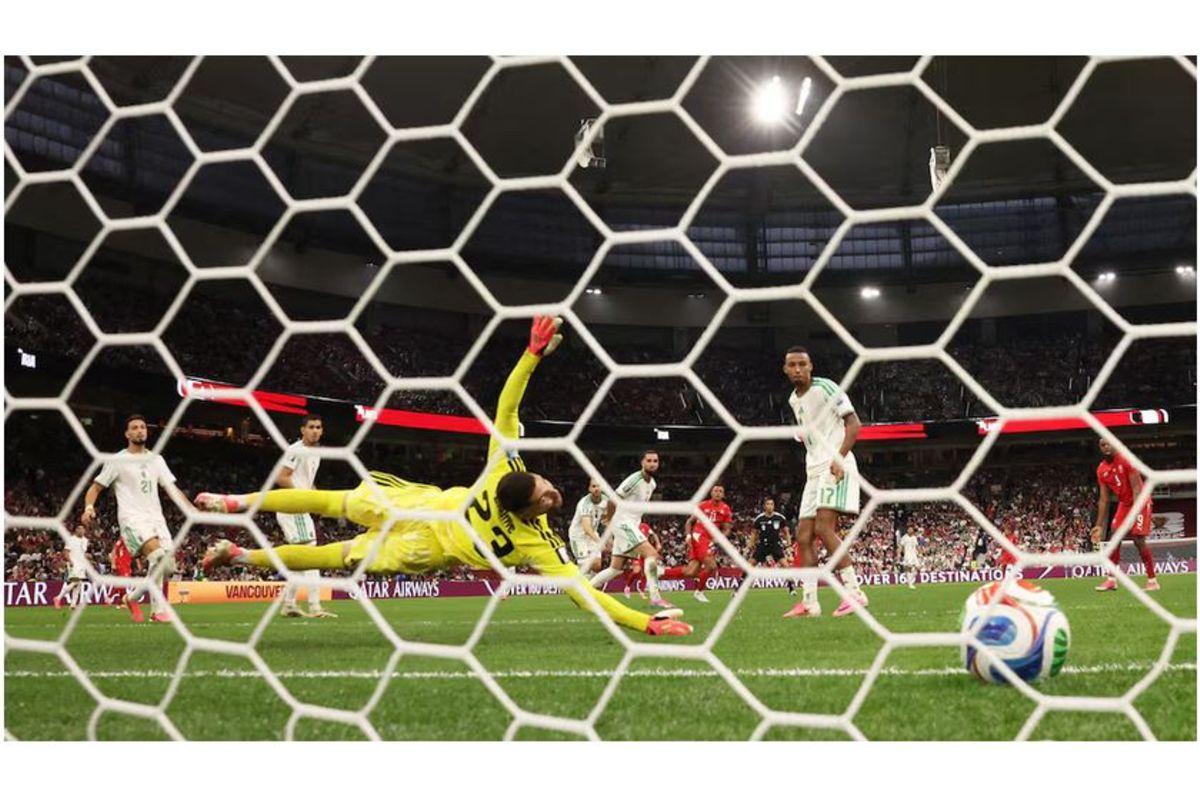 Switzerland defeat Algeria 2–0 to book place in World Cup Round of 16