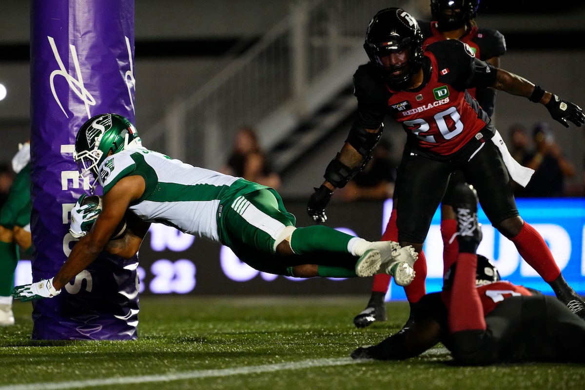 Saskatchewan Roughriders' defense holds off Ottawa Redblacks in close game