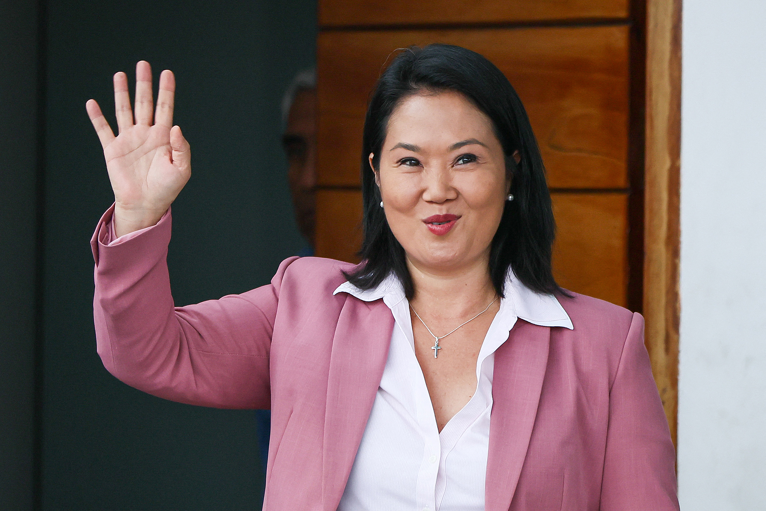 Keiko Fujimori lidera transición gubernamental en Perú con Marco Vinelli