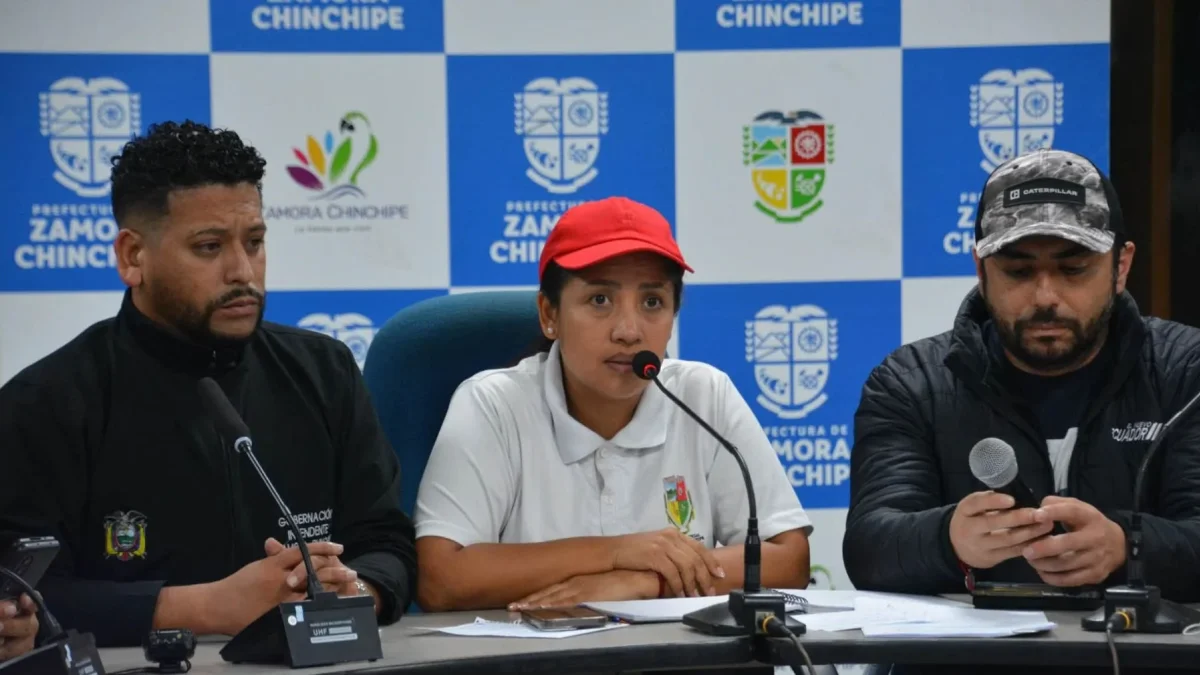 Cinco fallecidos y diez desaparecidos tras el desbordamiento de un río en Zamora Chinchipe mientras autoridades evalúan declarar la emergencia
