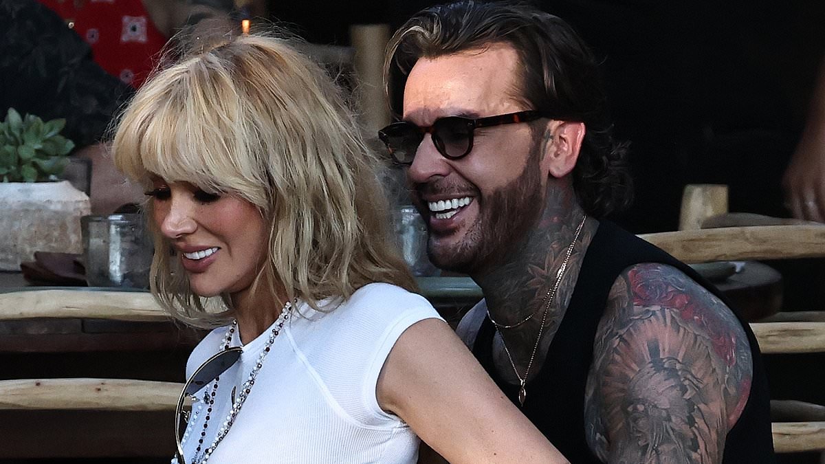 Olivia Attwood and Pete Wicks enjoy a romantic getaway in Ibiza