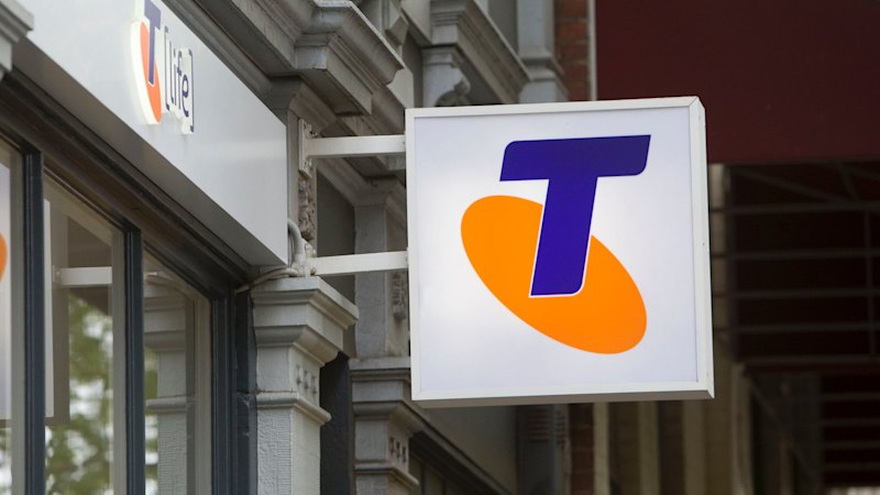 Telstra outage disrupts emergency services and rail networks as Australia grapples with political and economic developments