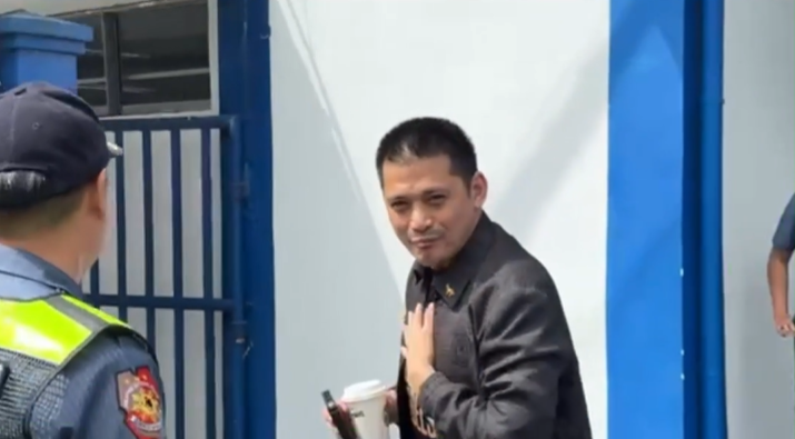 Senator Robin Padilla Visits Rodante Marcoleta at PNP General Hospital for Health Checkup