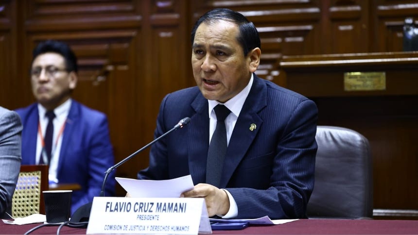 Flavio Cruz Mamani asume el Ministerio de Trabajo tras la renuncia de Freddy Solano