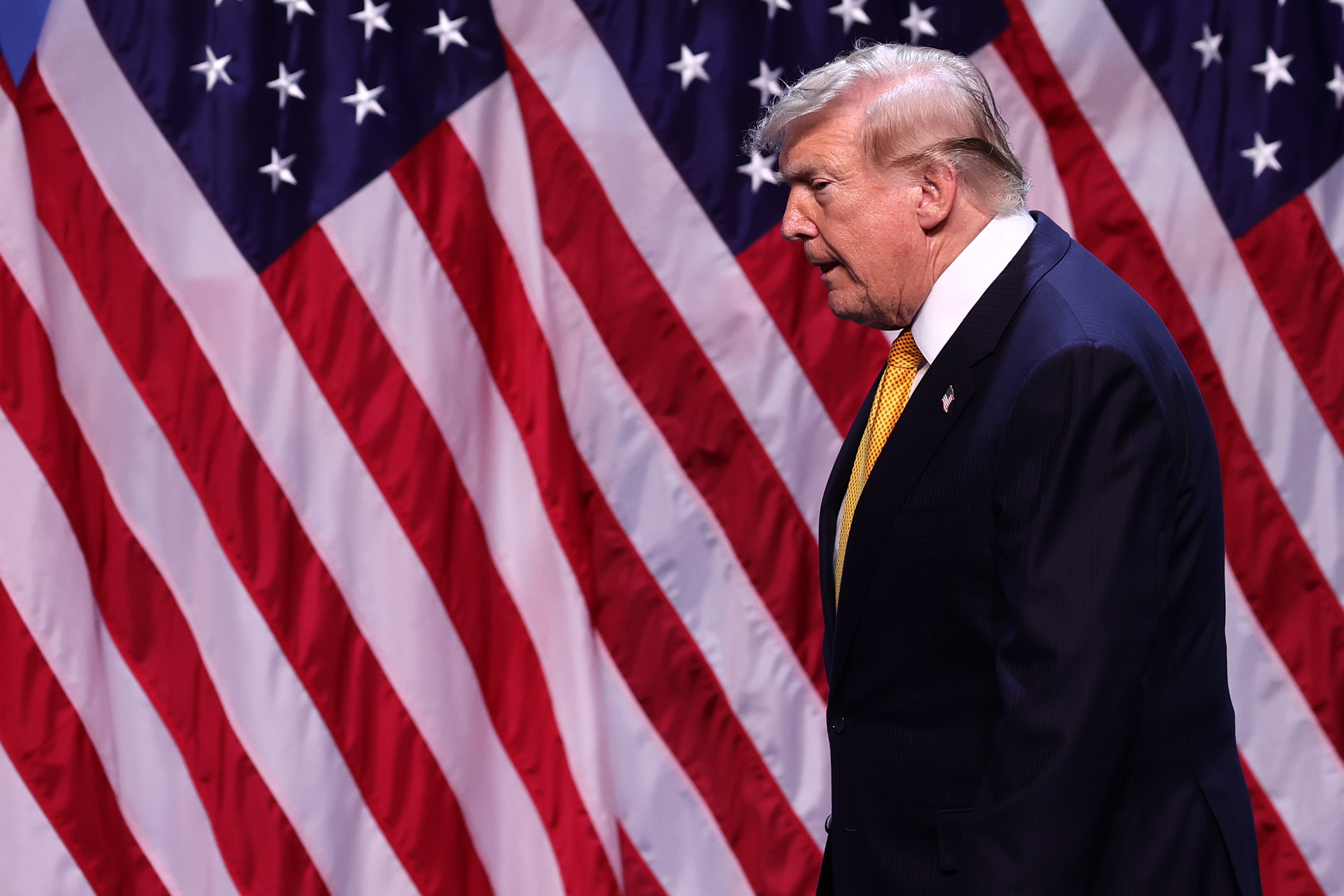 Trump solicita revisión judicial sobre ciudadanía por nacimiento en EE.UU.