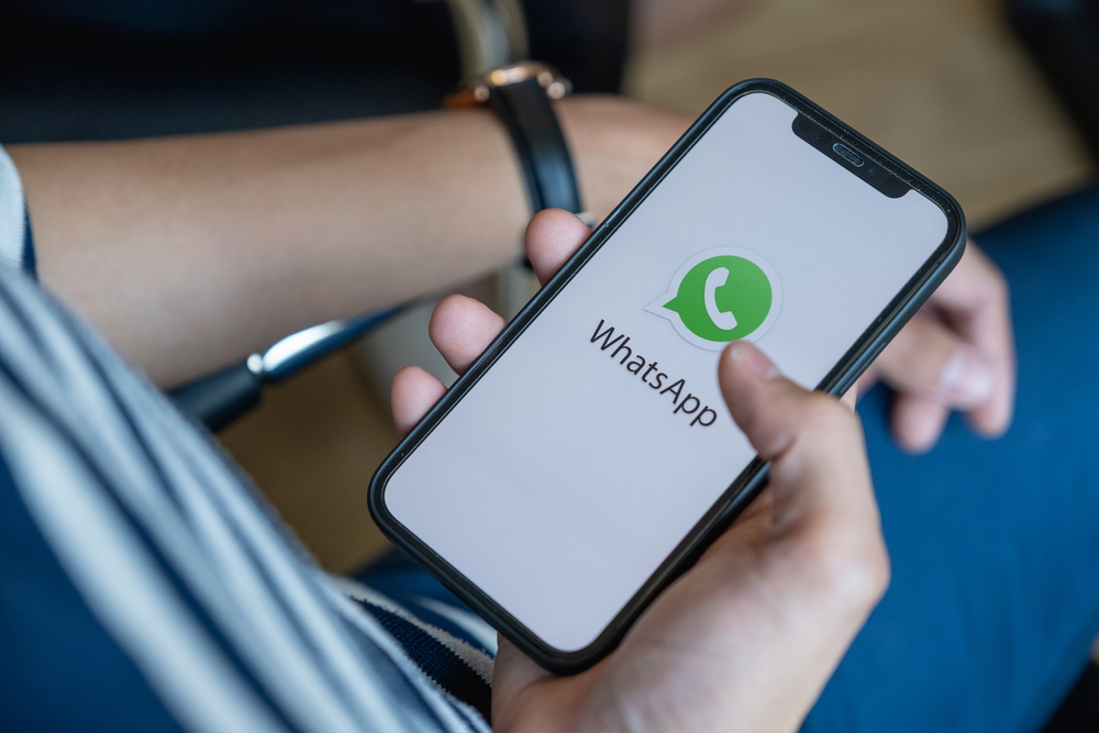 Riesgos de almacenar documentos empresariales en WhatsApp