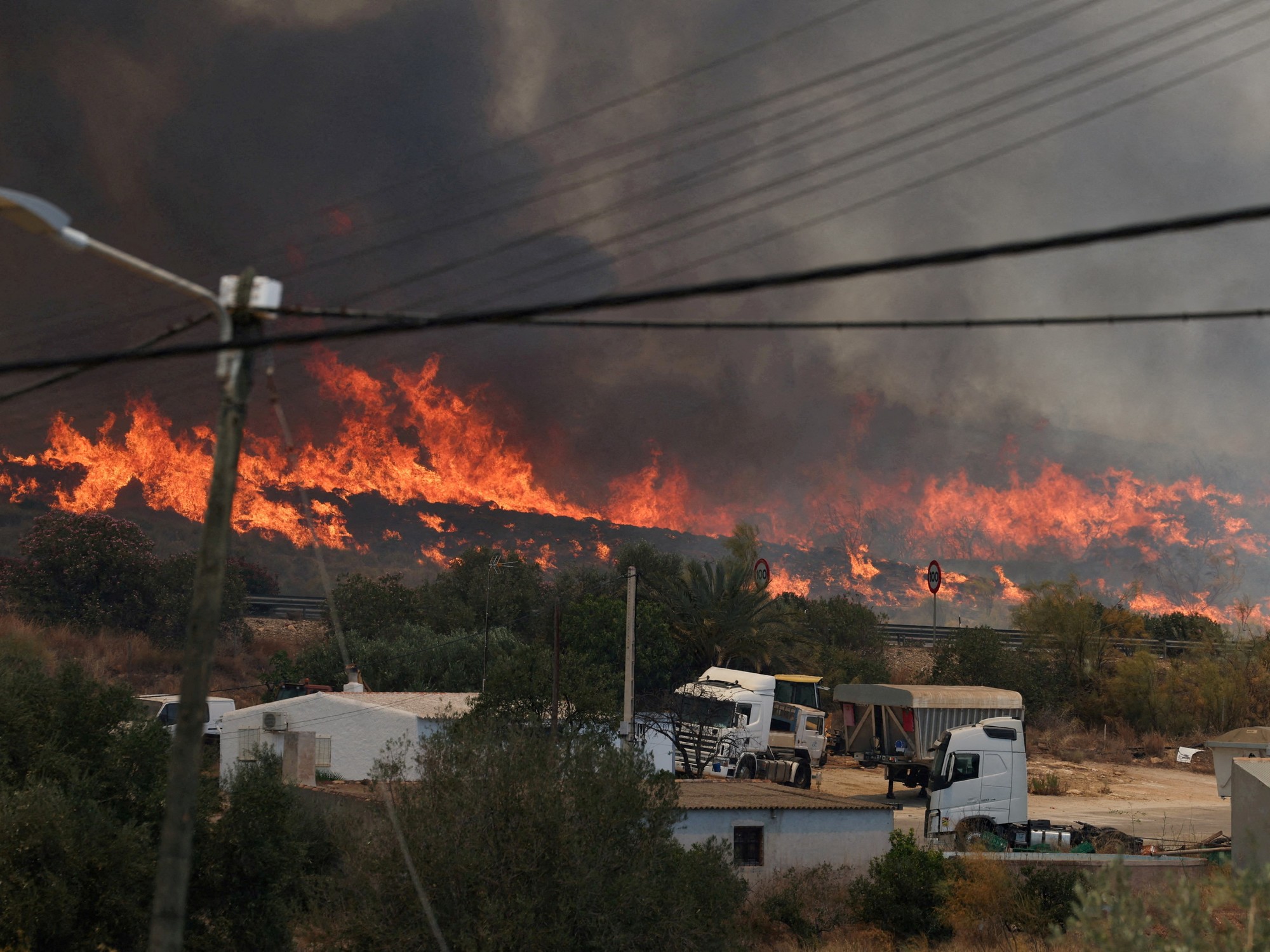 Incendio en Almería: vecinos ignoraron advertencias y perdieron la vida