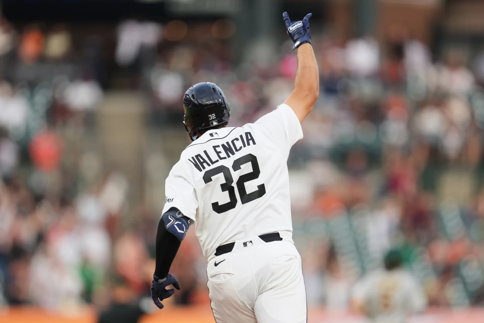 Eduardo Valencia consigue cuadrangular en su primer turno en la MLB