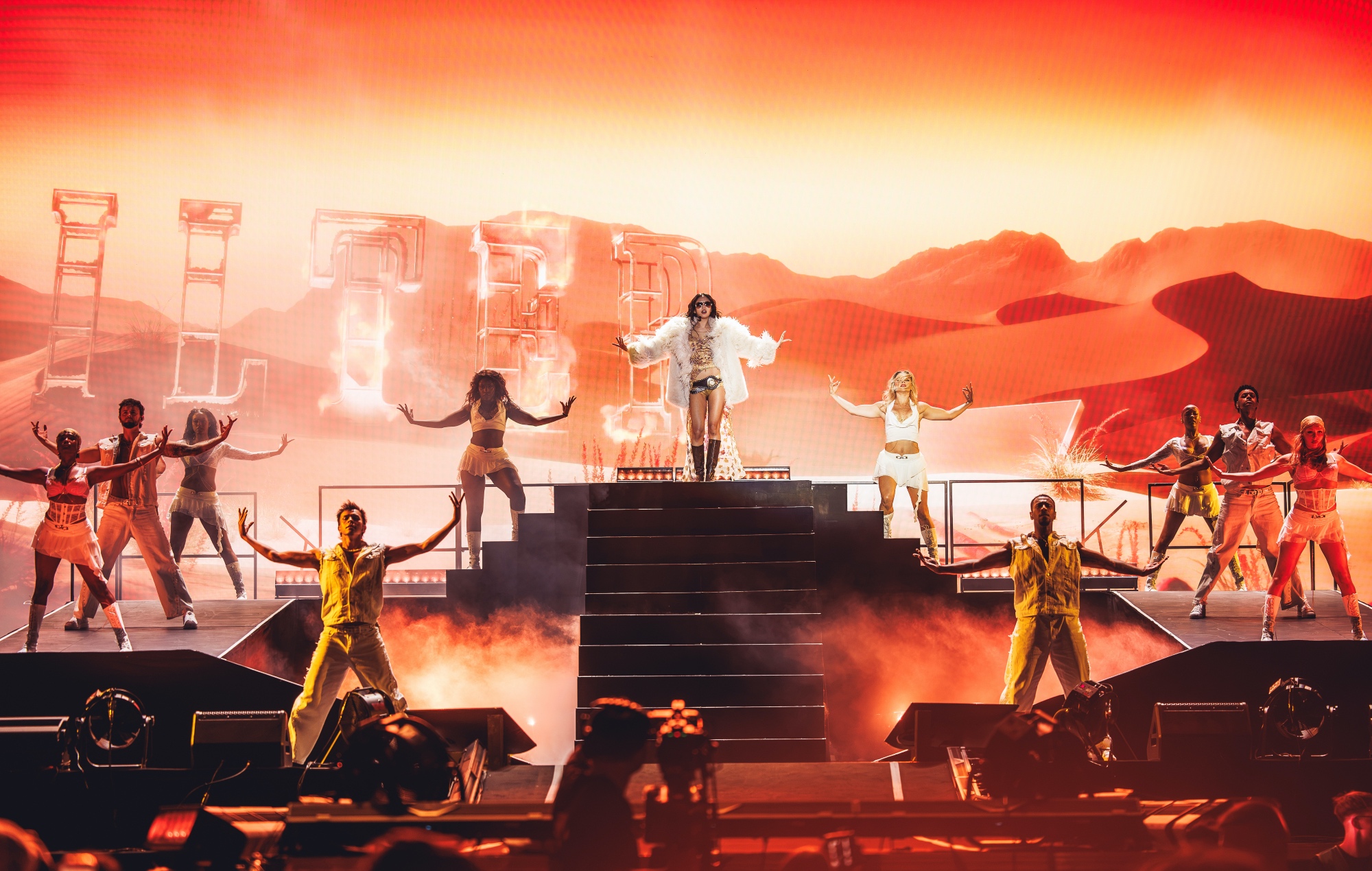 Jennie performs Tame Impala remix 'Dracula' at Mad Cool 2026
