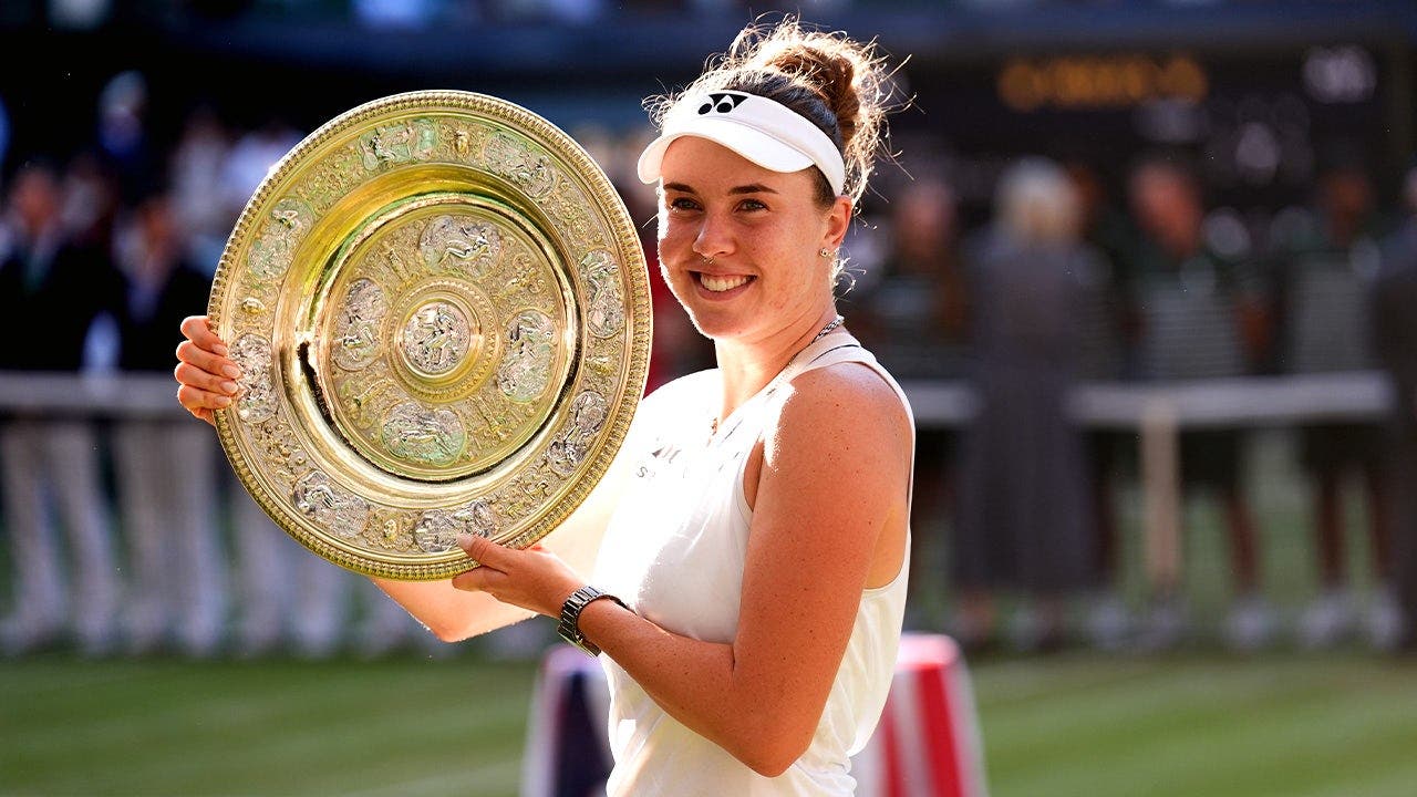 Linda Noskova Wins Wimbledon, Dedicates Victory to Late Mother
