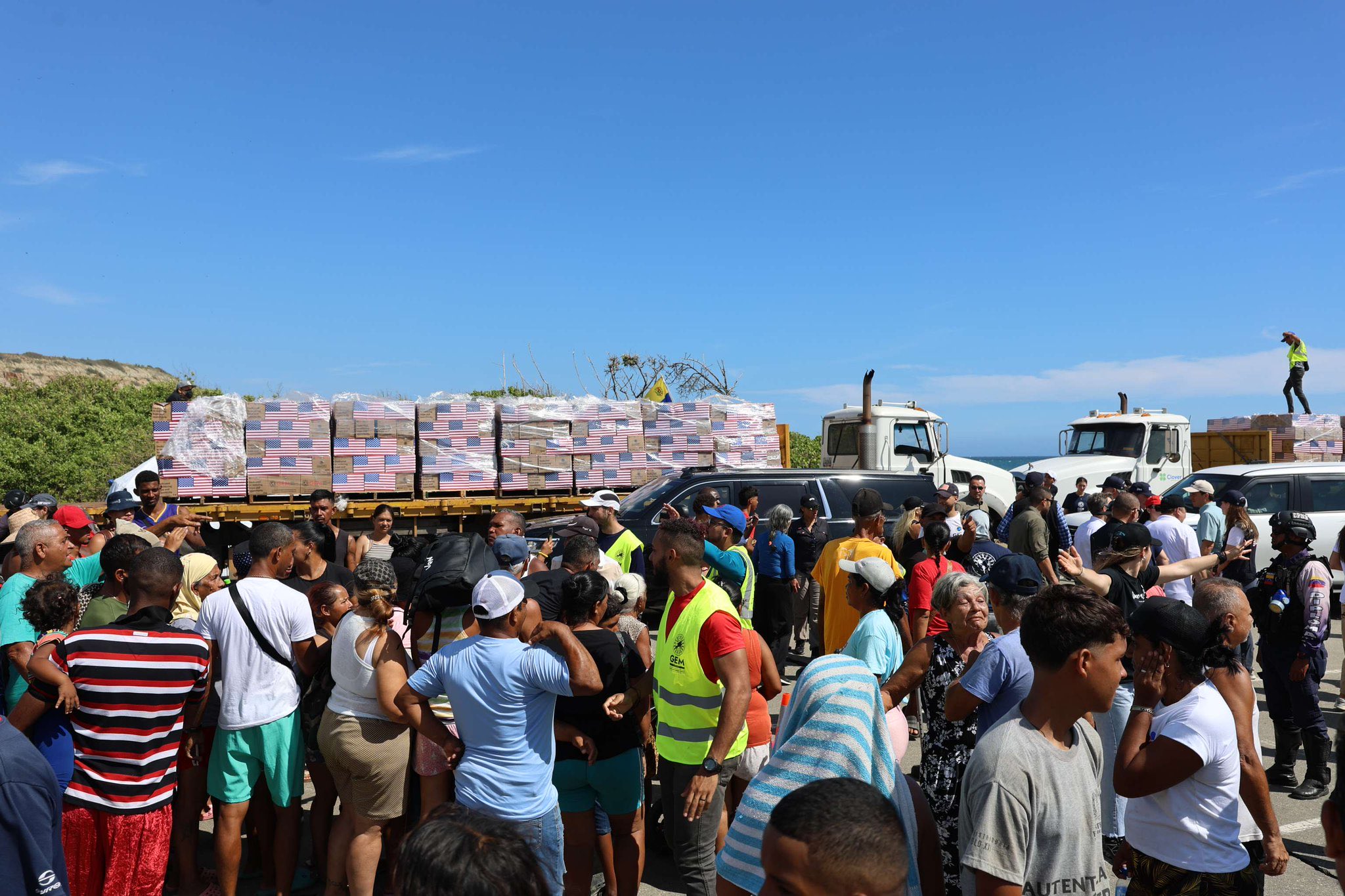 Más de 100,000 familias en Venezuela reciben ayuda internacional tras terremotos
