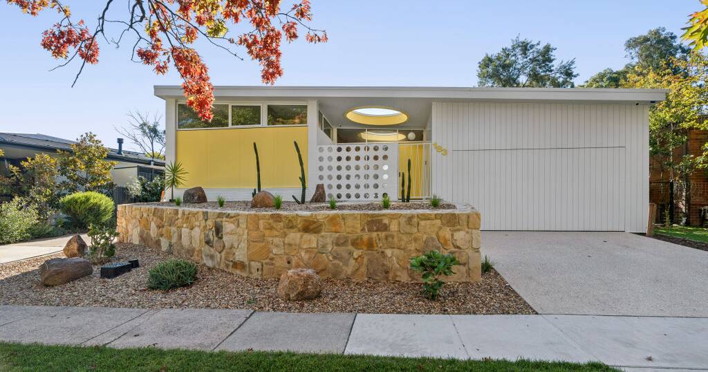 Modern Retro-Design Home Combines Efficiency and Style in O'Connor