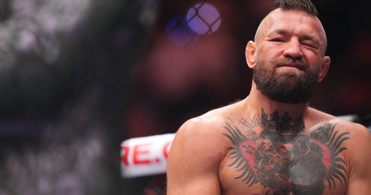 Conor McGregor Sustains Leg Injury in UFC Return, Ends Fight After 1 Minute