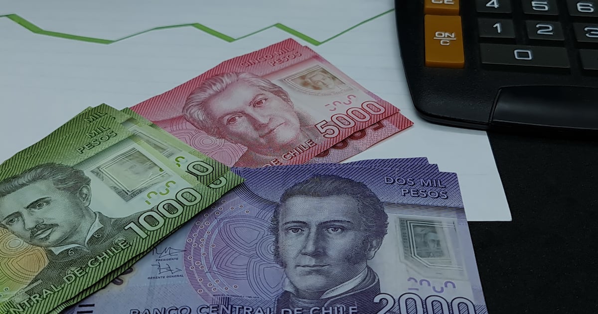 Pesimismo familiar en Chile alcanza su nivel más alto en 12 años, según encuesta Cadem