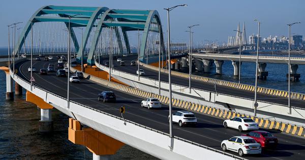 Mumbai's Infrastructure Focus on Cars vs Public Transport Needs