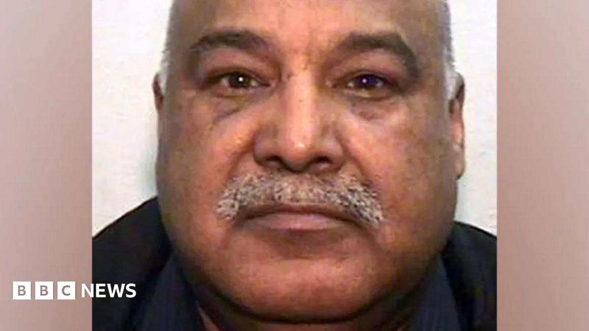 UK to amend deportation law for Rochdale grooming gang ringleader