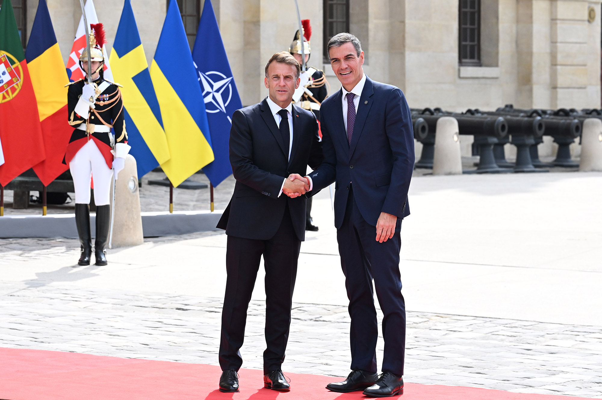 España y Francia reforzan apoyo a Ucrania en reunión de París