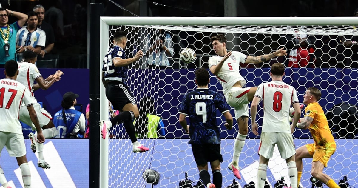 Argentina clinch World Cup semifinal after late comeback against England