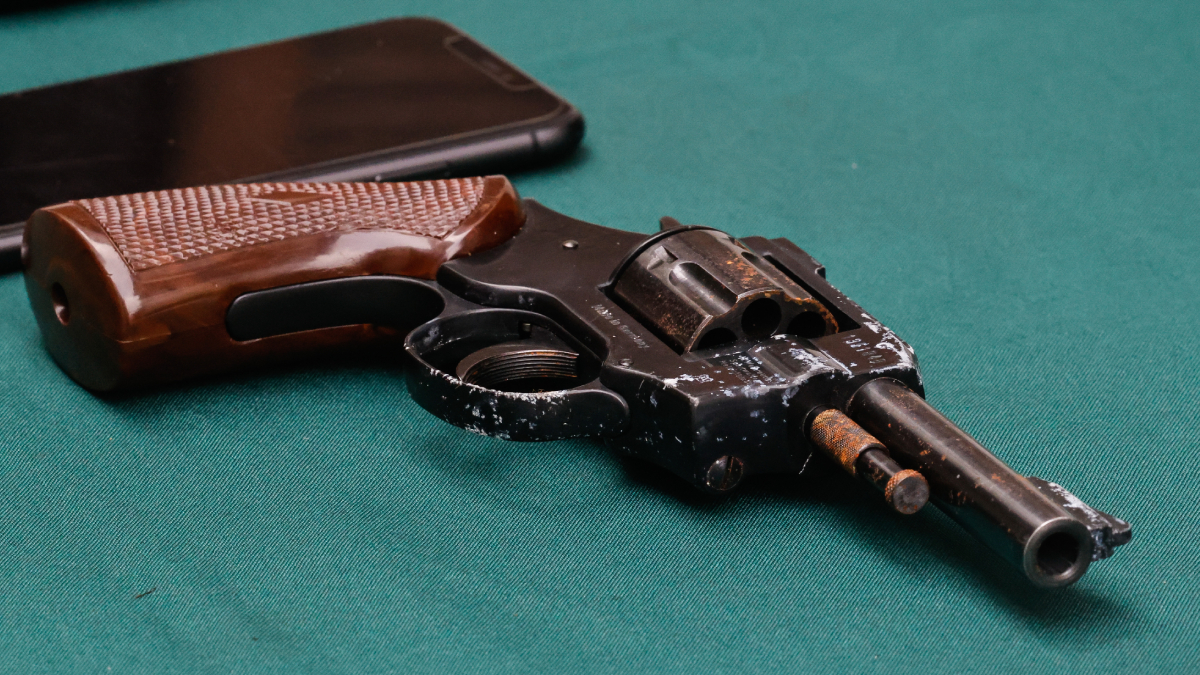 Carabineros detiene a cuatro encapuchados en Ñuñoa con pistola robada