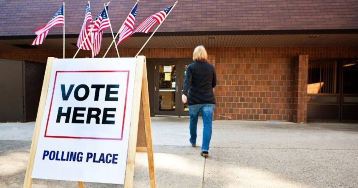 DHS alerta sobre sanciones a inmigrantes indocumentados que voten