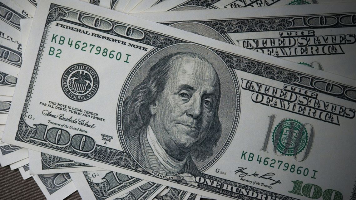Banco Central compra dólares: Dólar blue sube 0,33% en viernes 17 de julio
