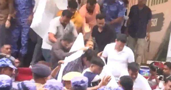 Delhi Police moves hunger striker Sonam Wangchuk to hospital amid protest tensions