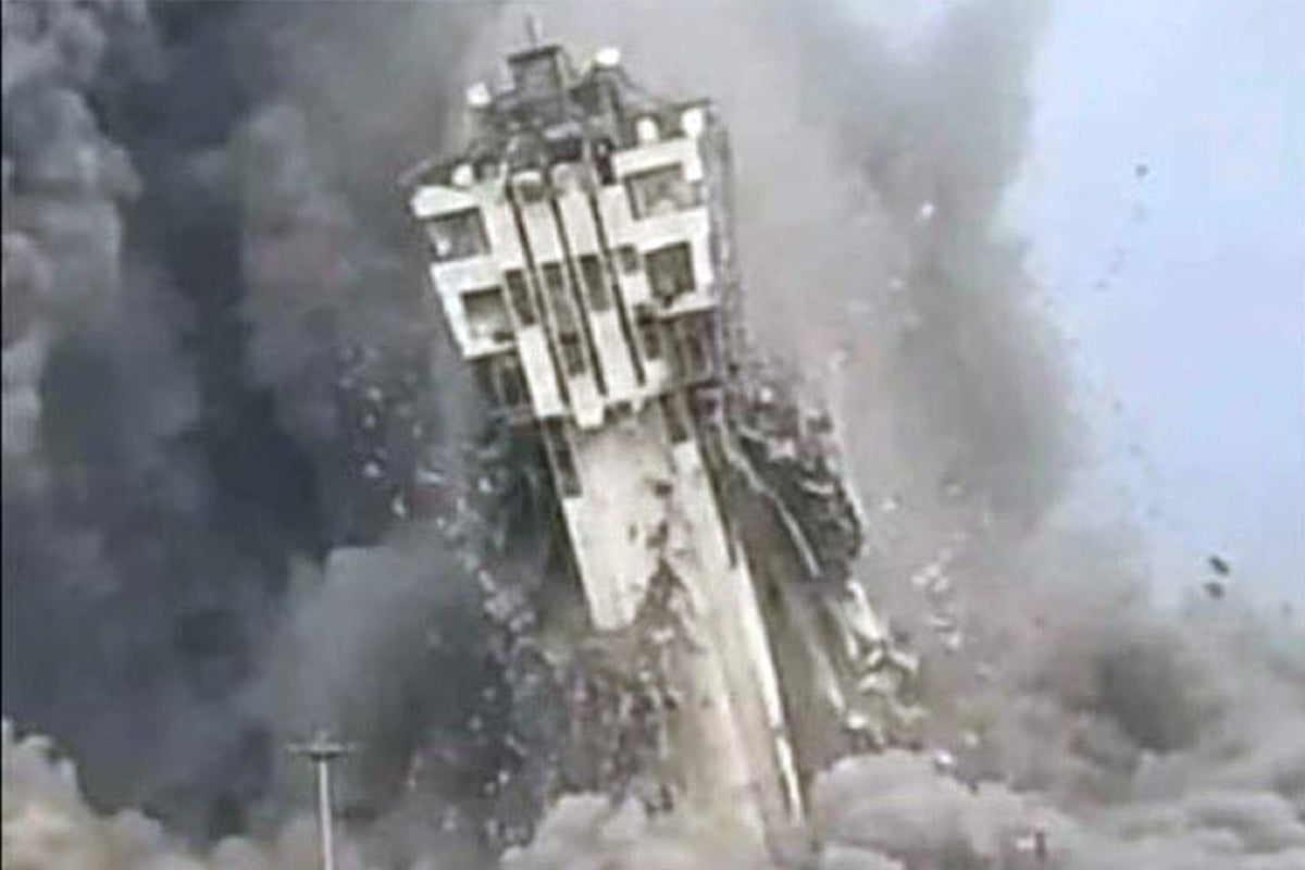 US launches sustained strikes against Iranian military targets amid escalating regional tensions
