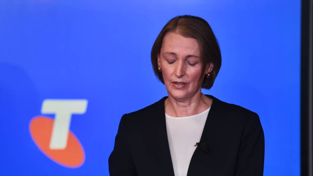 Telstra executives to face parliamentary inquiry over nationwide outage affecting emergency services