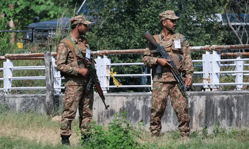 Security forces thwart suicide attack in Wana, kill terrorist