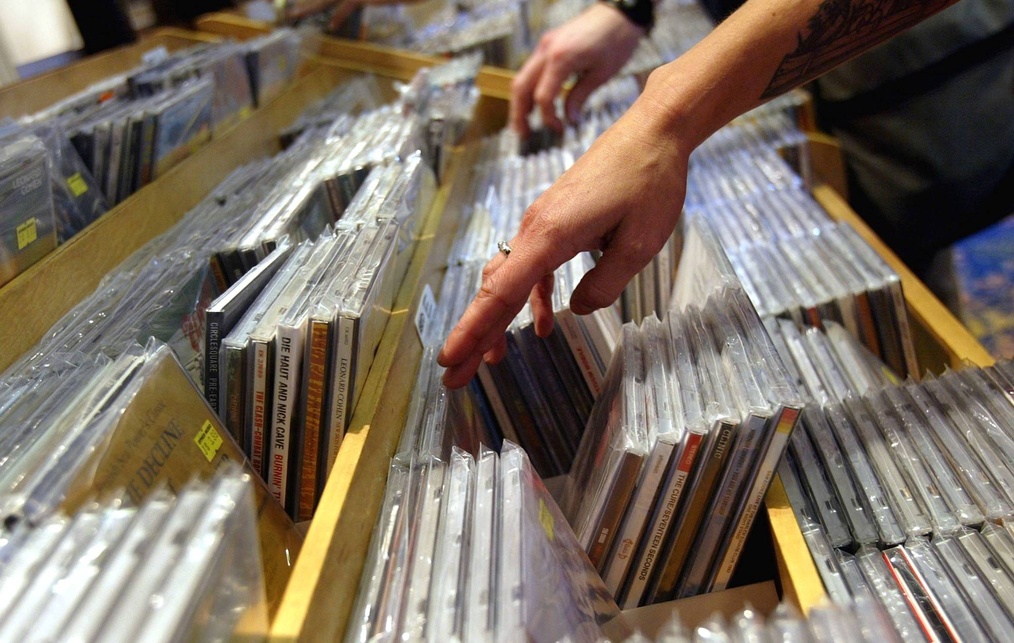 CD Sales Outpace Vinyl in US for First Half of 2026: Factors Driving Growth Include K-Pop Releases