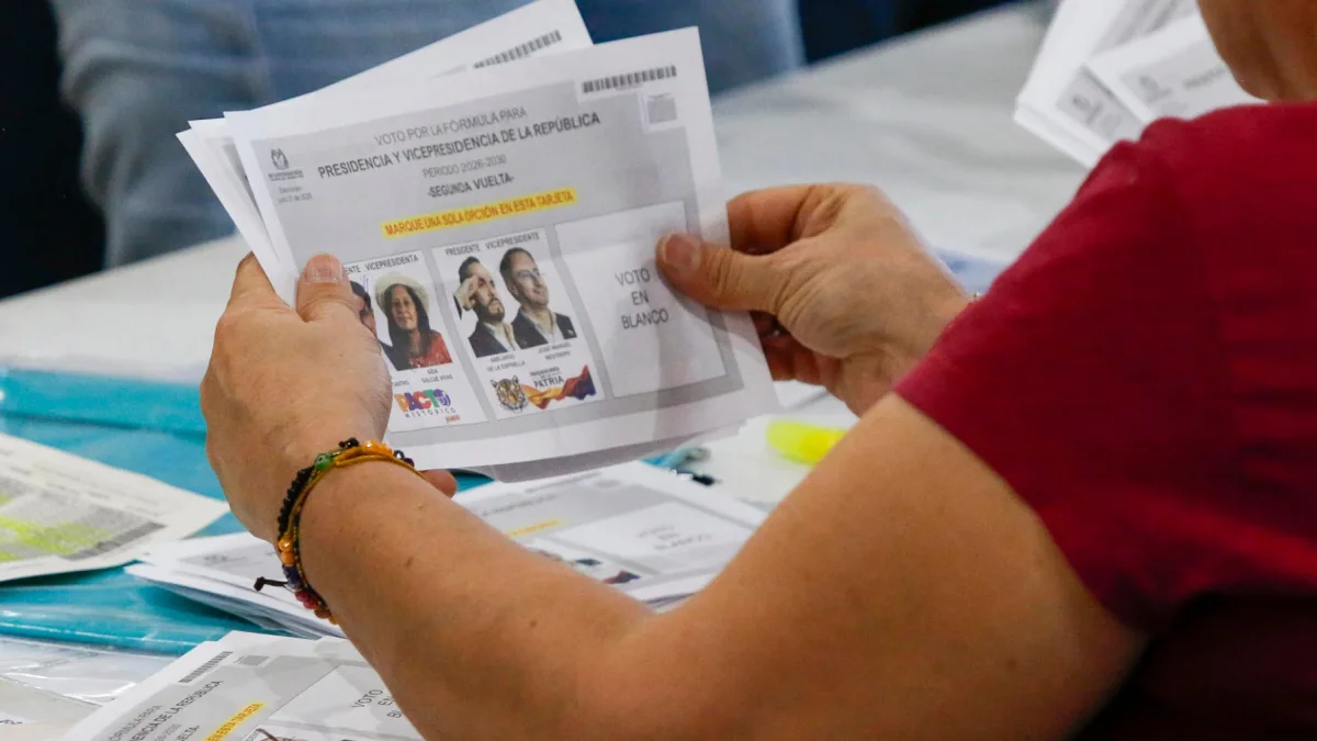 Crisis de los sistemas partidistas en Colombia y Perú y nuevas tendencias políticas en la región