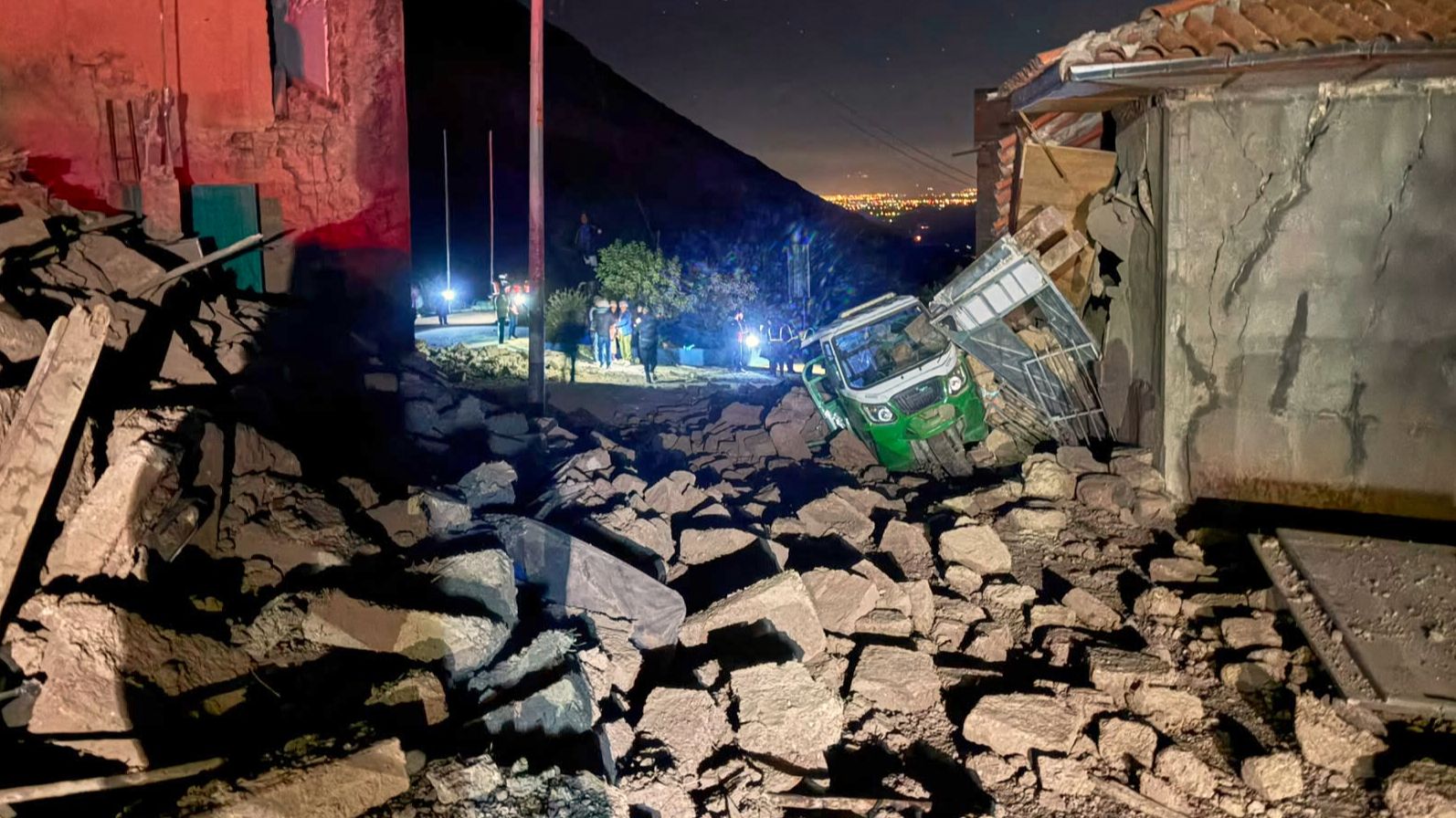 Terremoto en Perú deja al menos seis muertos y más de 30 heridos