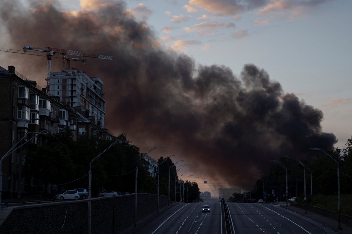 Ukraine-Russia Conflict Escalates with Major Missile Attacks and Oil Infrastructure Strikes