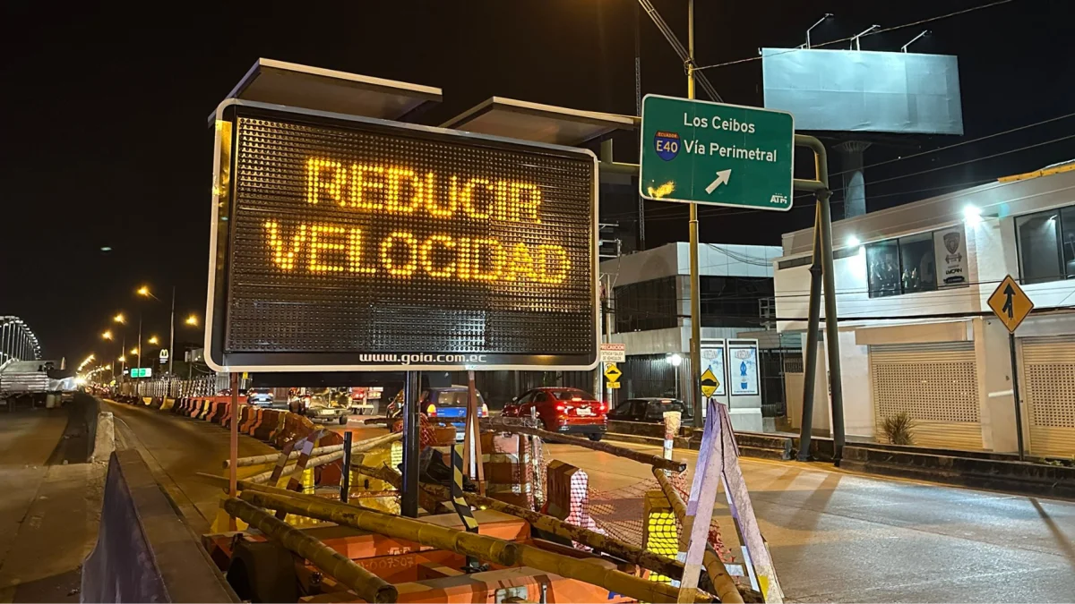 Inauguran primer paso elevado en avenida del Bombero de Guayaquil
