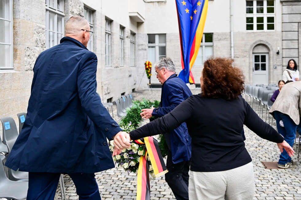 Un incidente marca en Berlín el homenaje a los resistentes del atentado fallido contra Hitler tras la polémica por una ofrenda de AfD