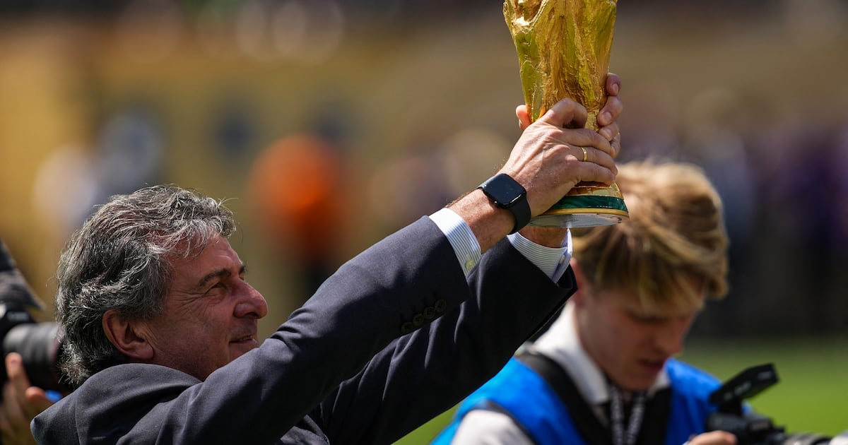 Mundial 2026: Presentación del trofeo y contexto económico en Argentina