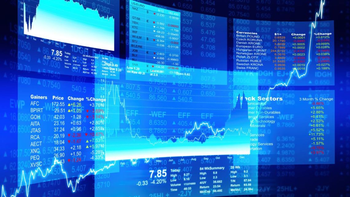 Mejora en la calificación de Moody’s impulsa avance de mercados y sube el dólar blue