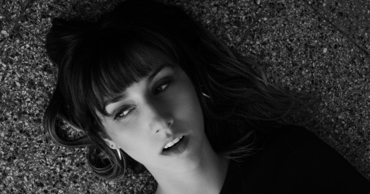 Sofía Tupper lanza su primer sencillo con reflexiones sobre identidad y música contemporánea