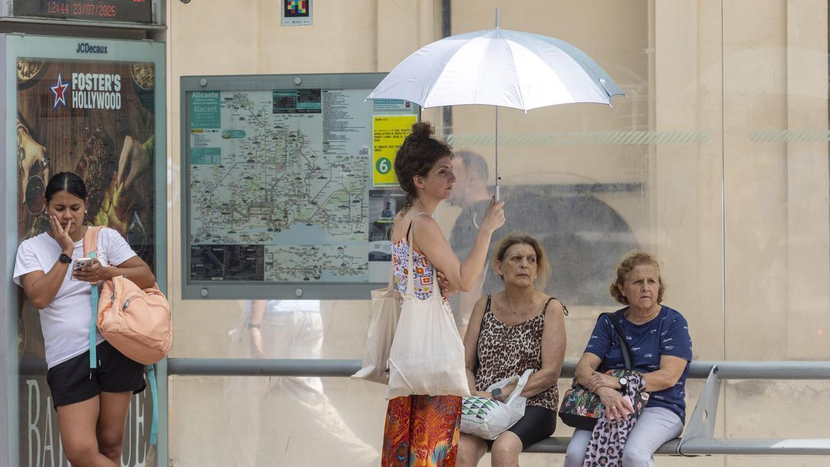 Ola de calor extremo en Valencia y Alicante con sensación térmica superior a 60 grados