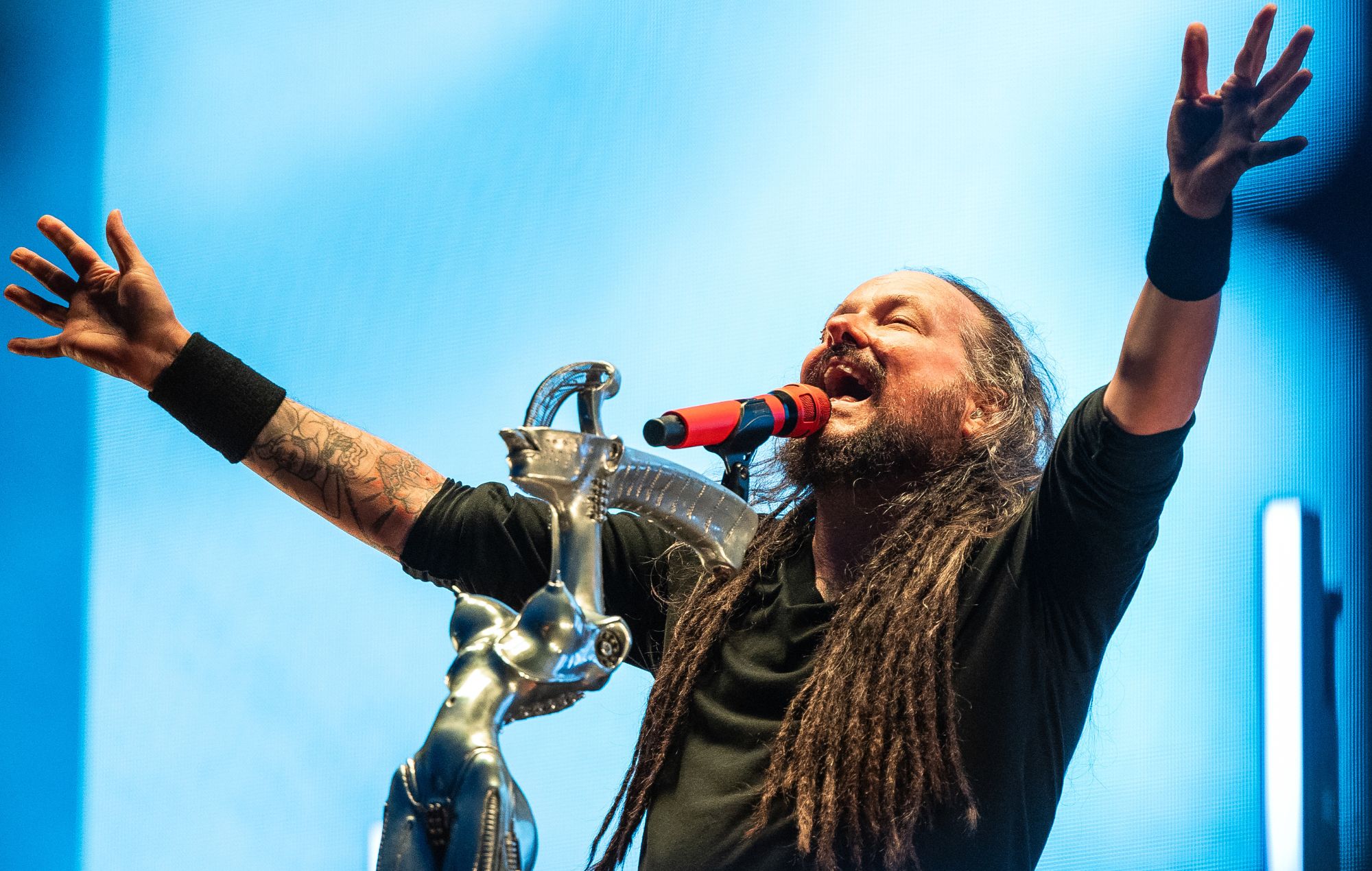 KoRn's Jonathan Davis Weds Brittany Parisi in California Ceremony