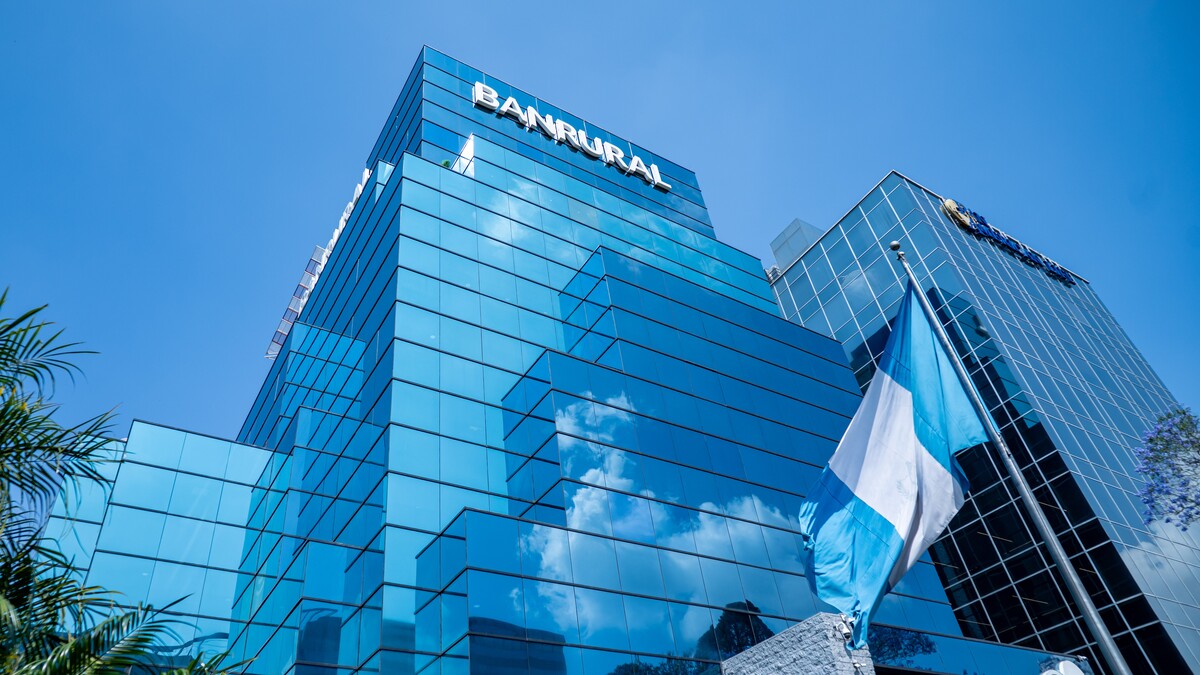 Banrural recibe reconocimiento internacional como mejor banco de Guatemala