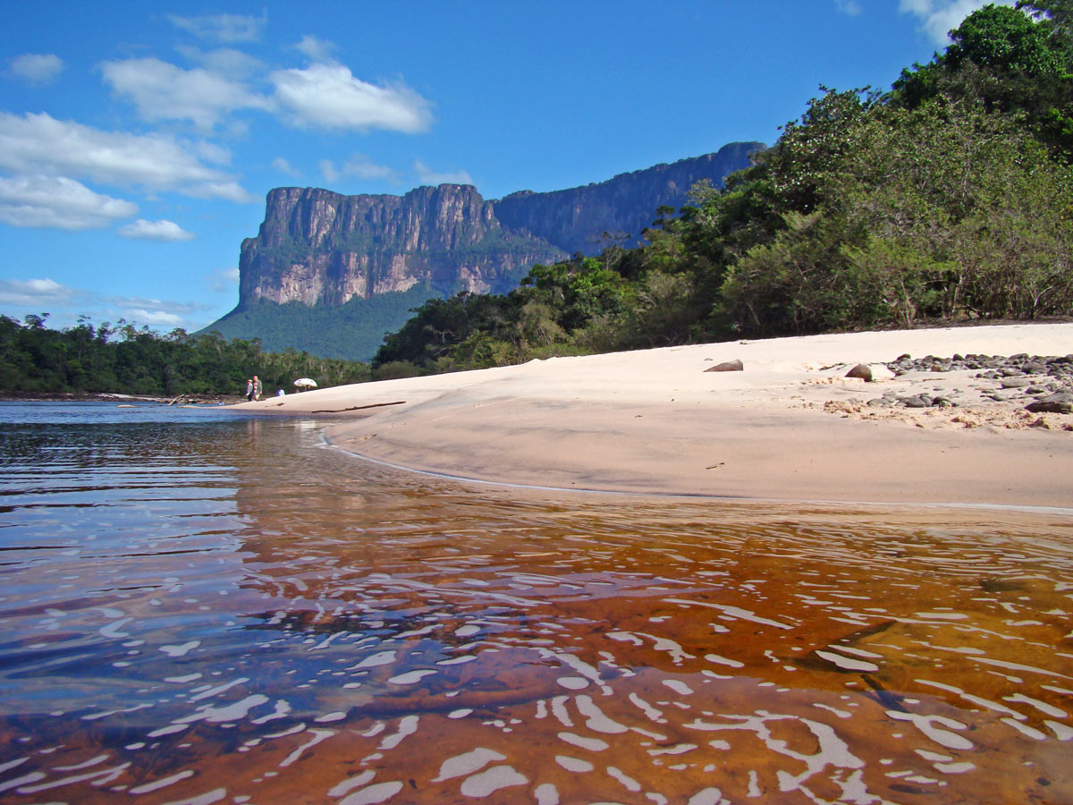 SOS Orinoco pide fecha para misión de UNESCO en Canaima por daños ambientales
