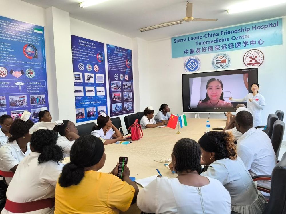 Chinese Medical Team Trains Sierra Leone Nurses in Traditional Chinese Medicine