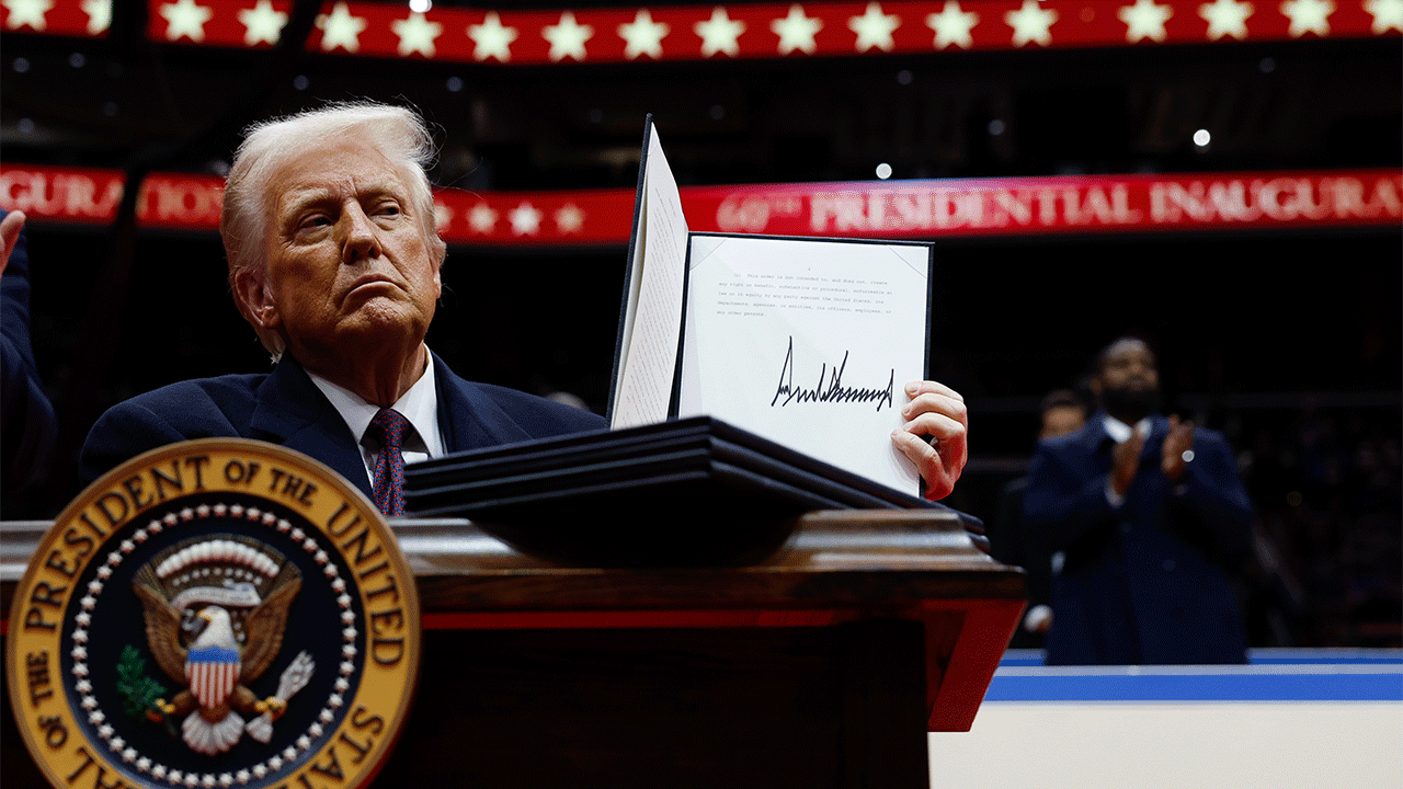 Trump Directs Signs at Smithsonian Over Historical Depiction Controversy