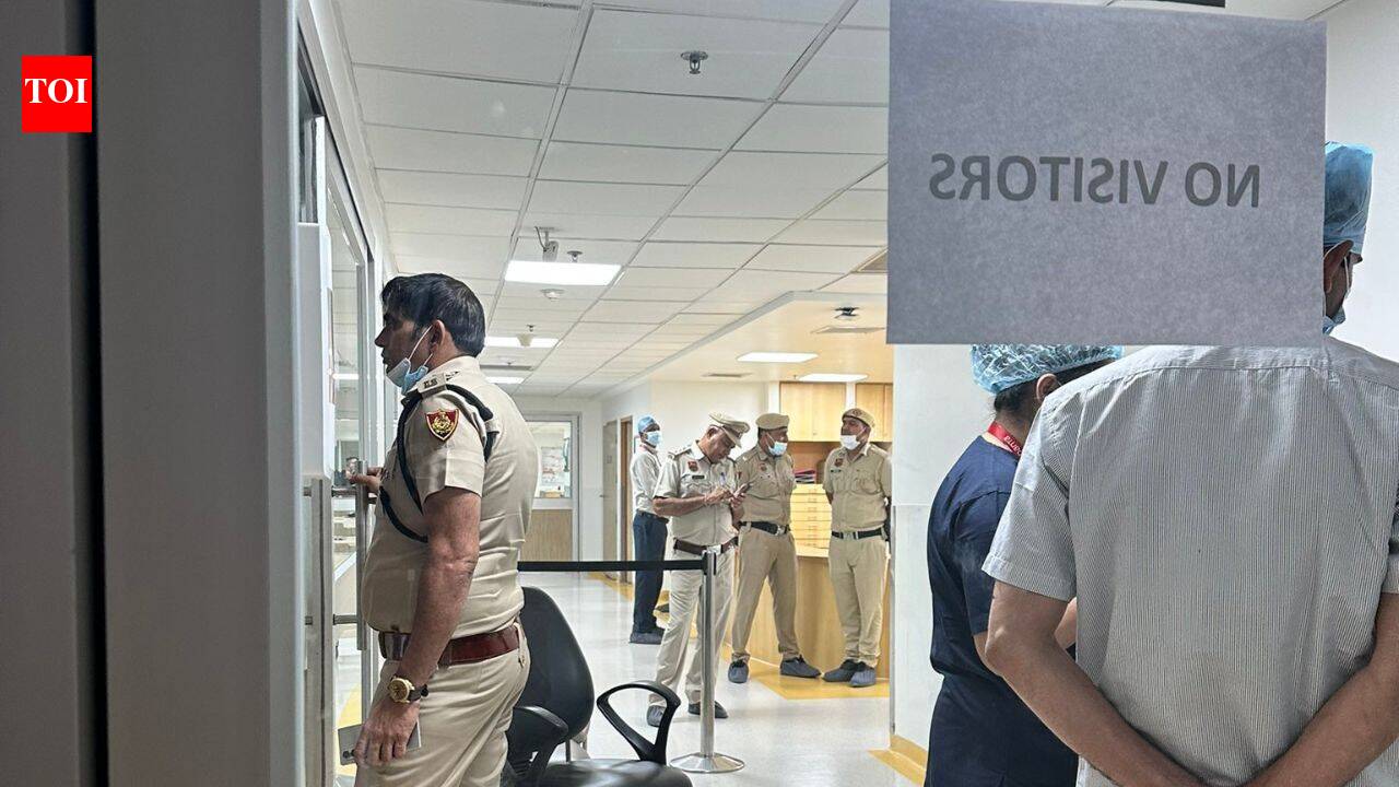 Gitanjali alleges continuous police presence around Sonam Wangchuk in hospital after he ends 26-day hunger strike