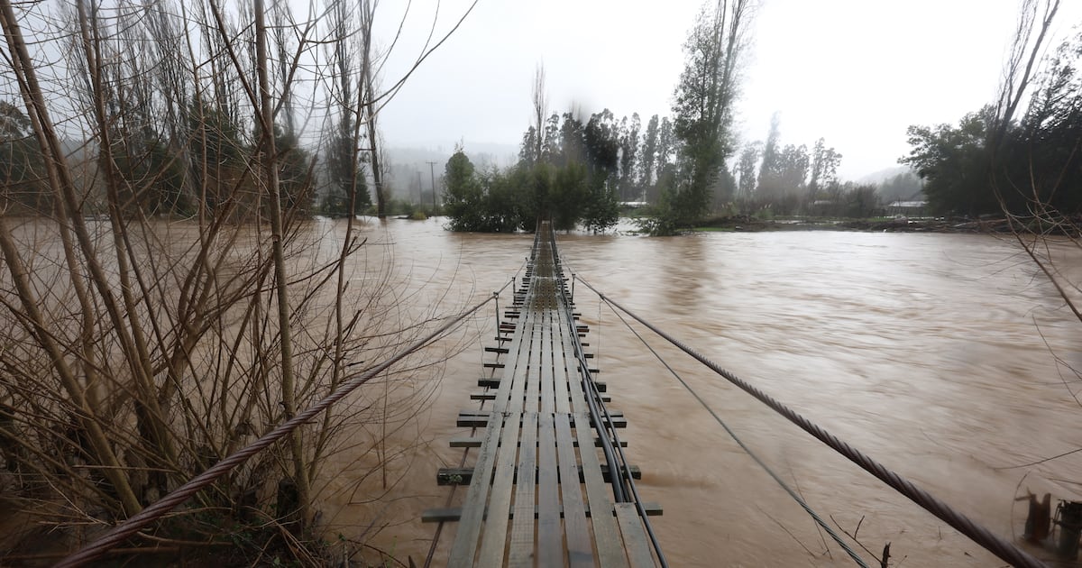 Senapred activa alerta roja por crecidas en comunas de Ñuble y Biobío