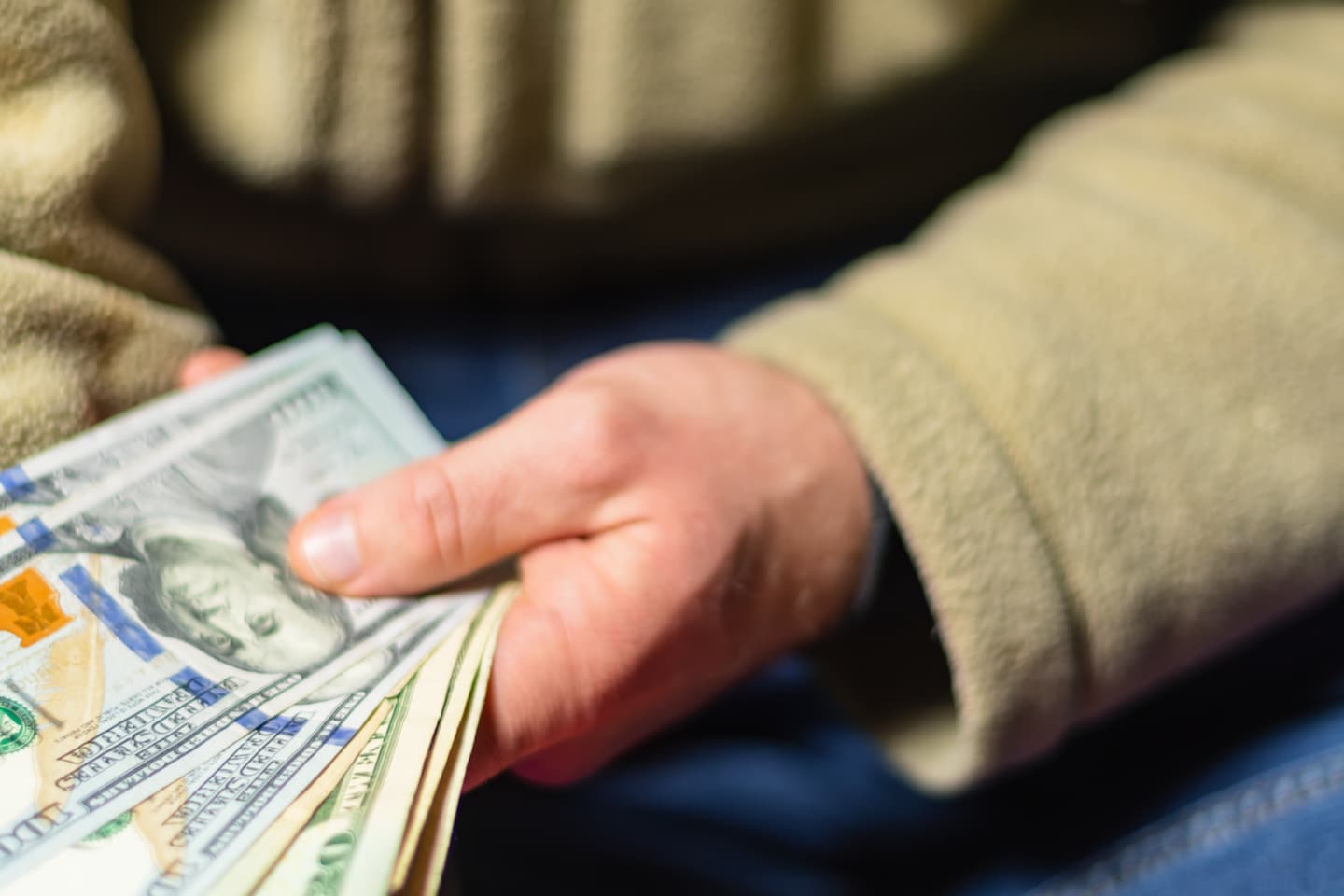 Long-Term Financial Stress Linked to Early Brain Decline in Middle Age