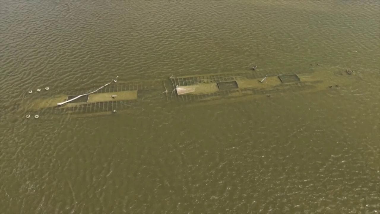 El Danubio alcanza mínimos históricos y emerge un barco hundido hace 90 años